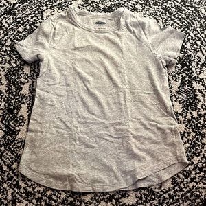 Old Navy gray T-shirt